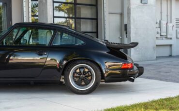 Porsche-911-1989-Coupe-36