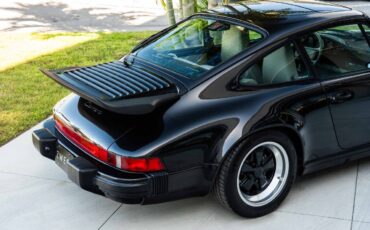 Porsche-911-1989-Coupe-37