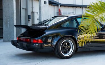 Porsche-911-1989-Coupe-9