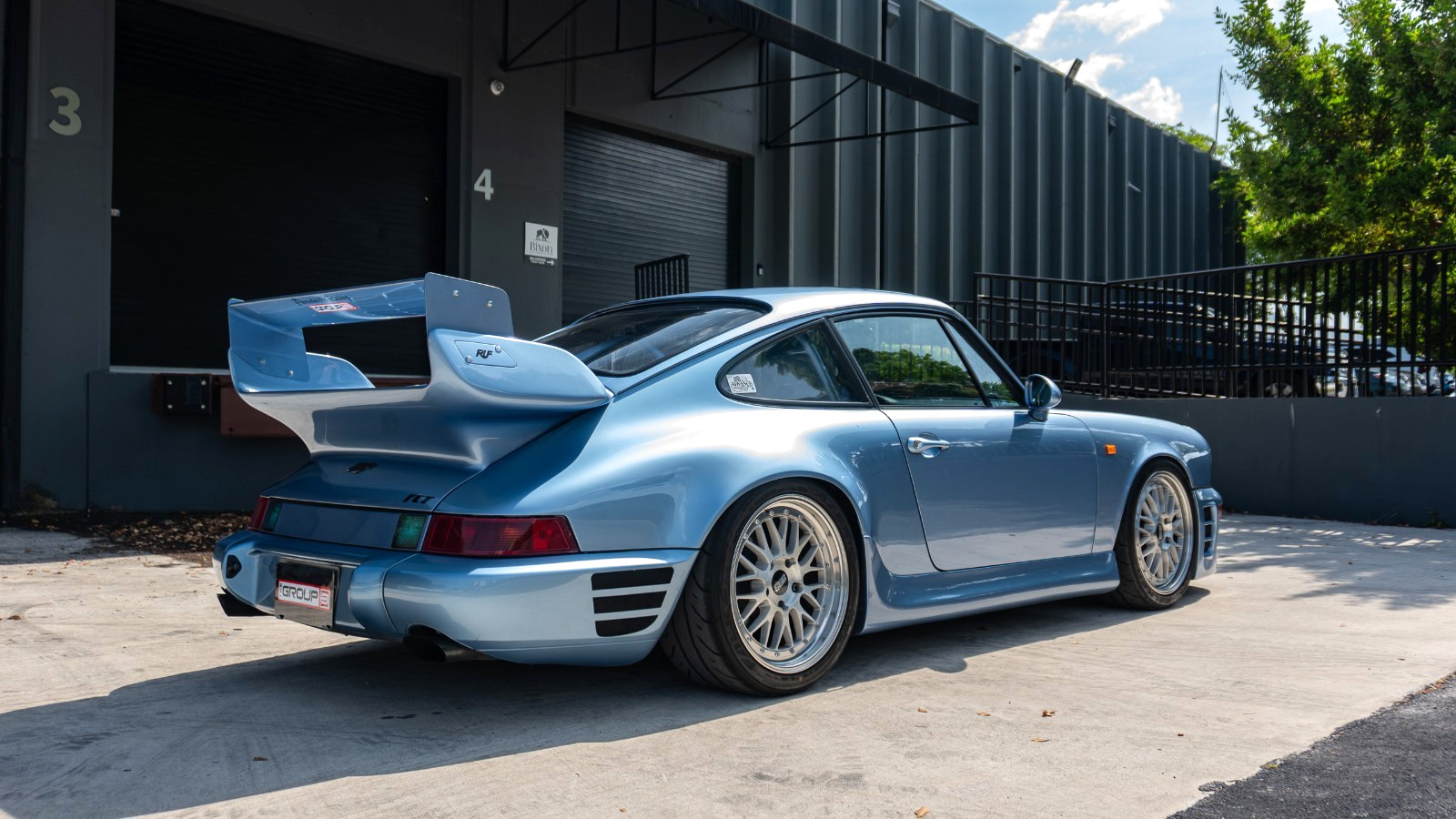 Porsche-911-1991-Coupe-10