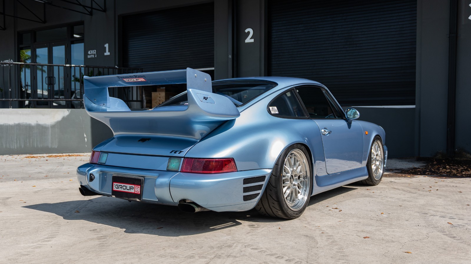 Porsche-911-1991-Coupe-11