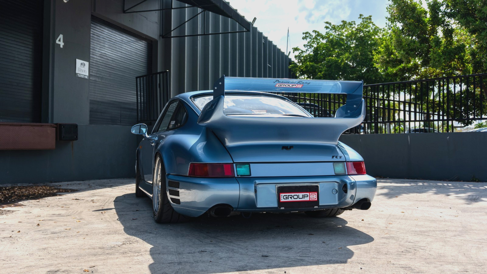 Porsche-911-1991-Coupe-14