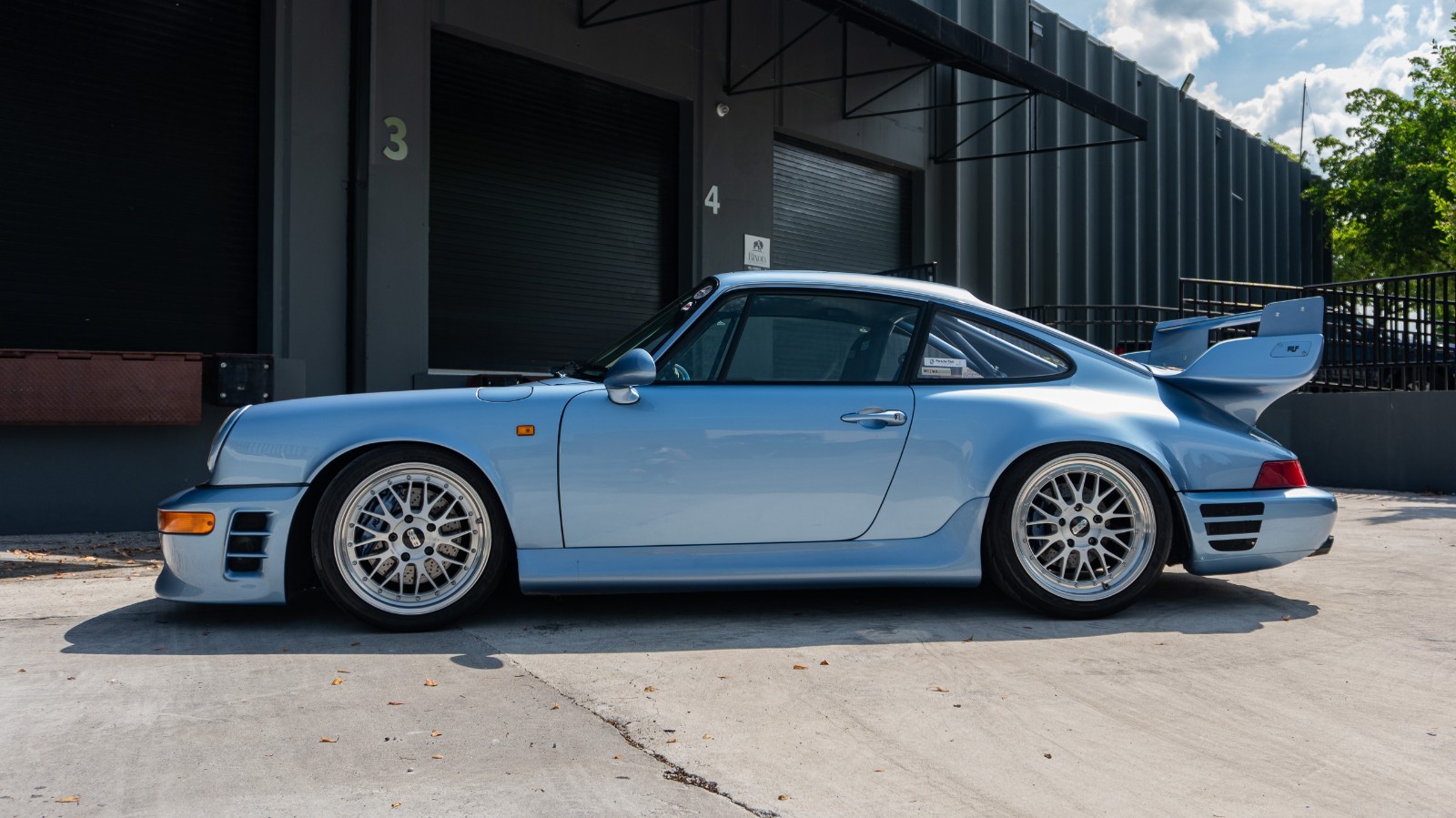 Porsche-911-1991-Coupe-18