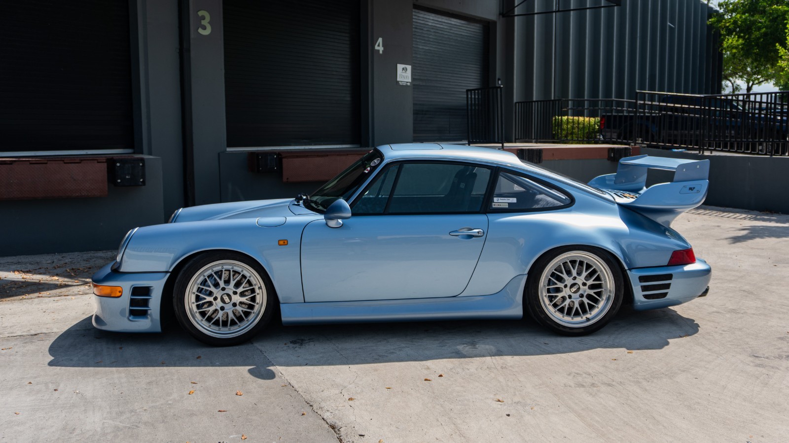 Porsche-911-1991-Coupe-19