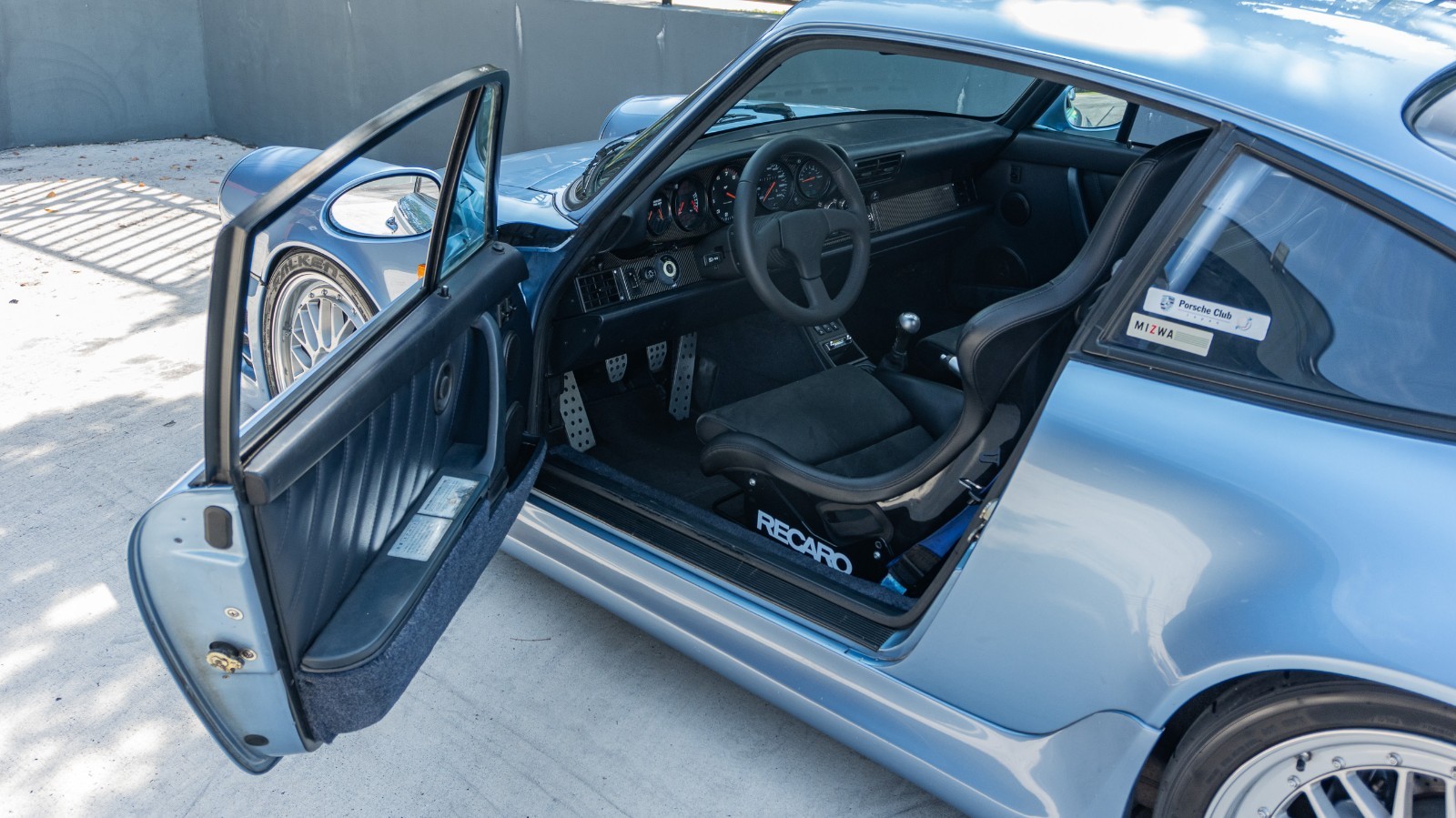 Porsche-911-1991-Coupe-23