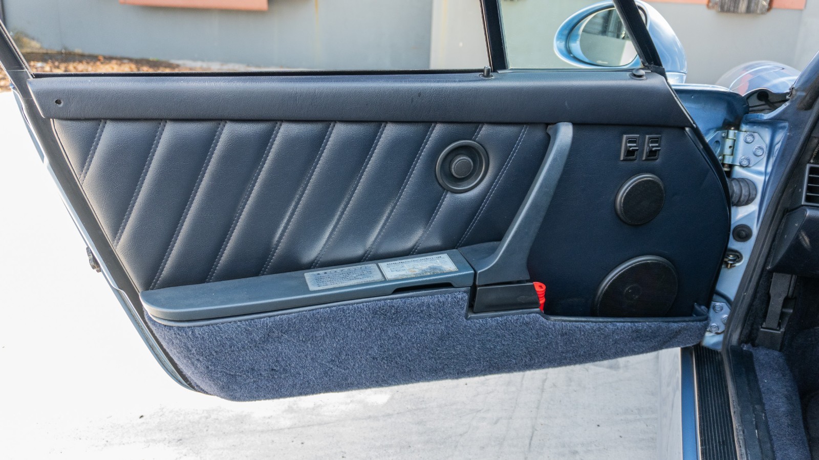 Porsche-911-1991-Coupe-24