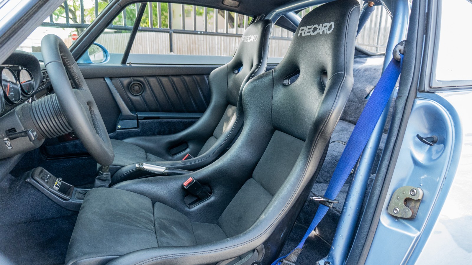 Porsche-911-1991-Coupe-26