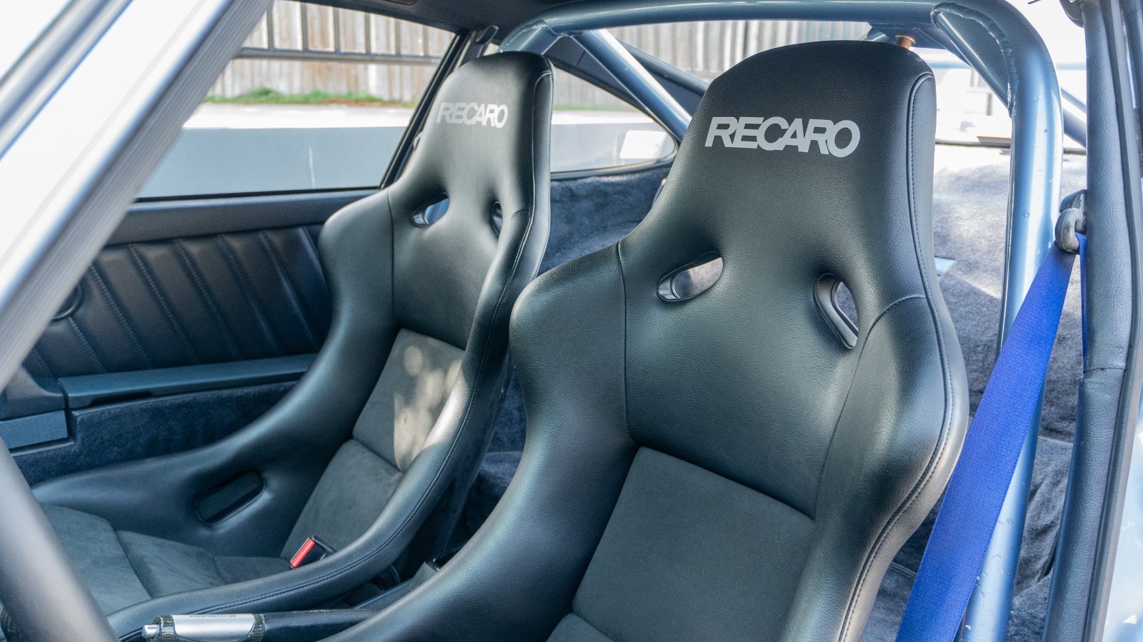 Porsche-911-1991-Coupe-27