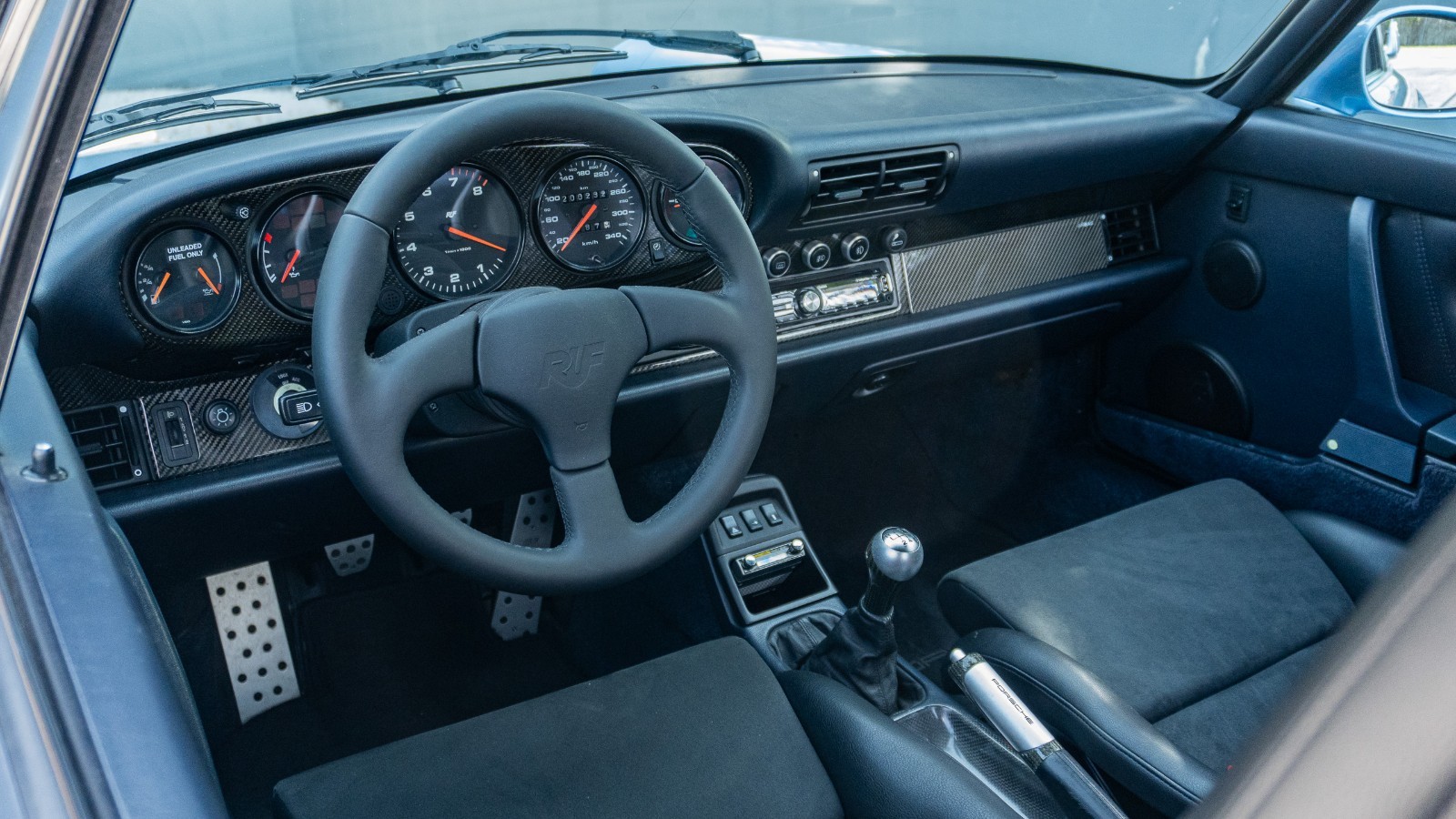 Porsche-911-1991-Coupe-28