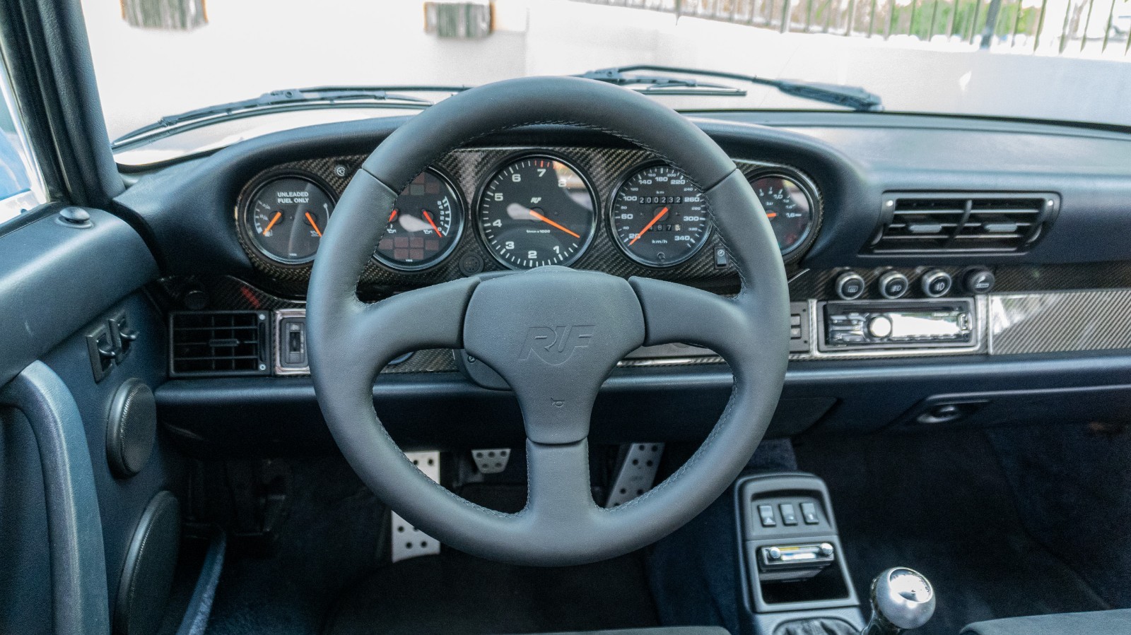 Porsche-911-1991-Coupe-29
