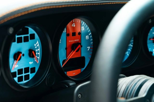 Porsche-911-1992-Convertible-25
