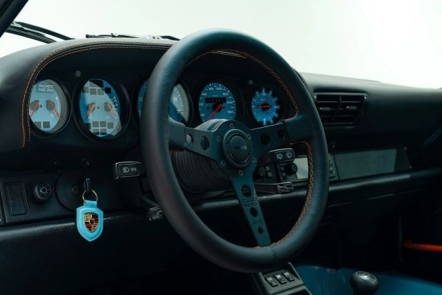 Porsche-911-1992-Convertible-31