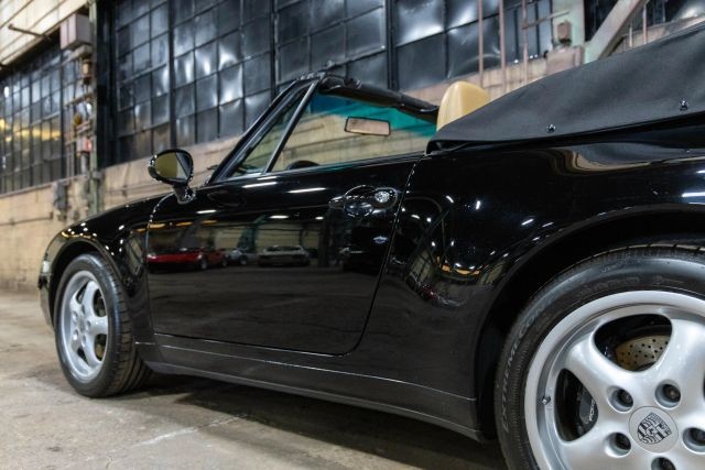 Porsche-911-1995-Convertible-19
