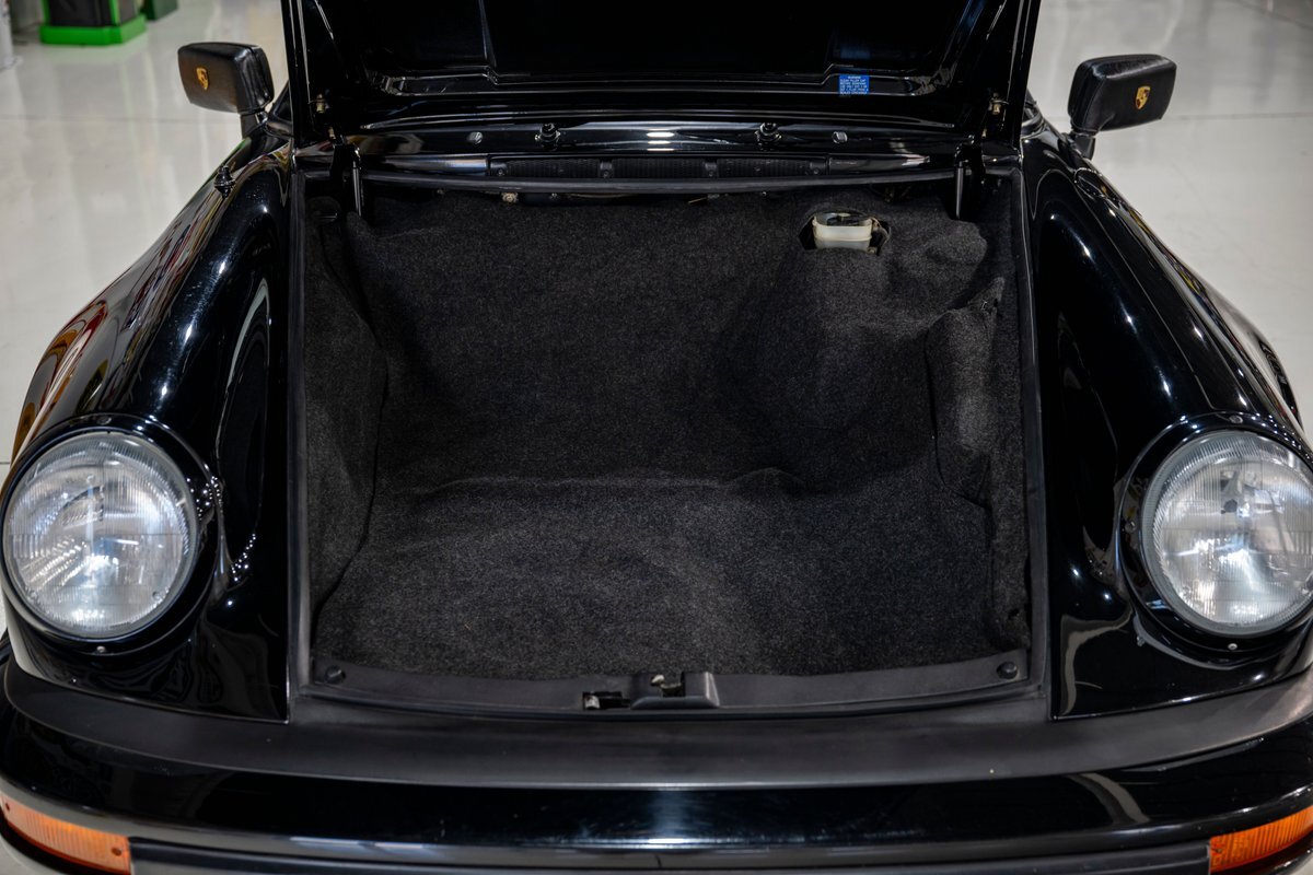 Porsche-911-Cabriolet-Wide-Body-1986-31