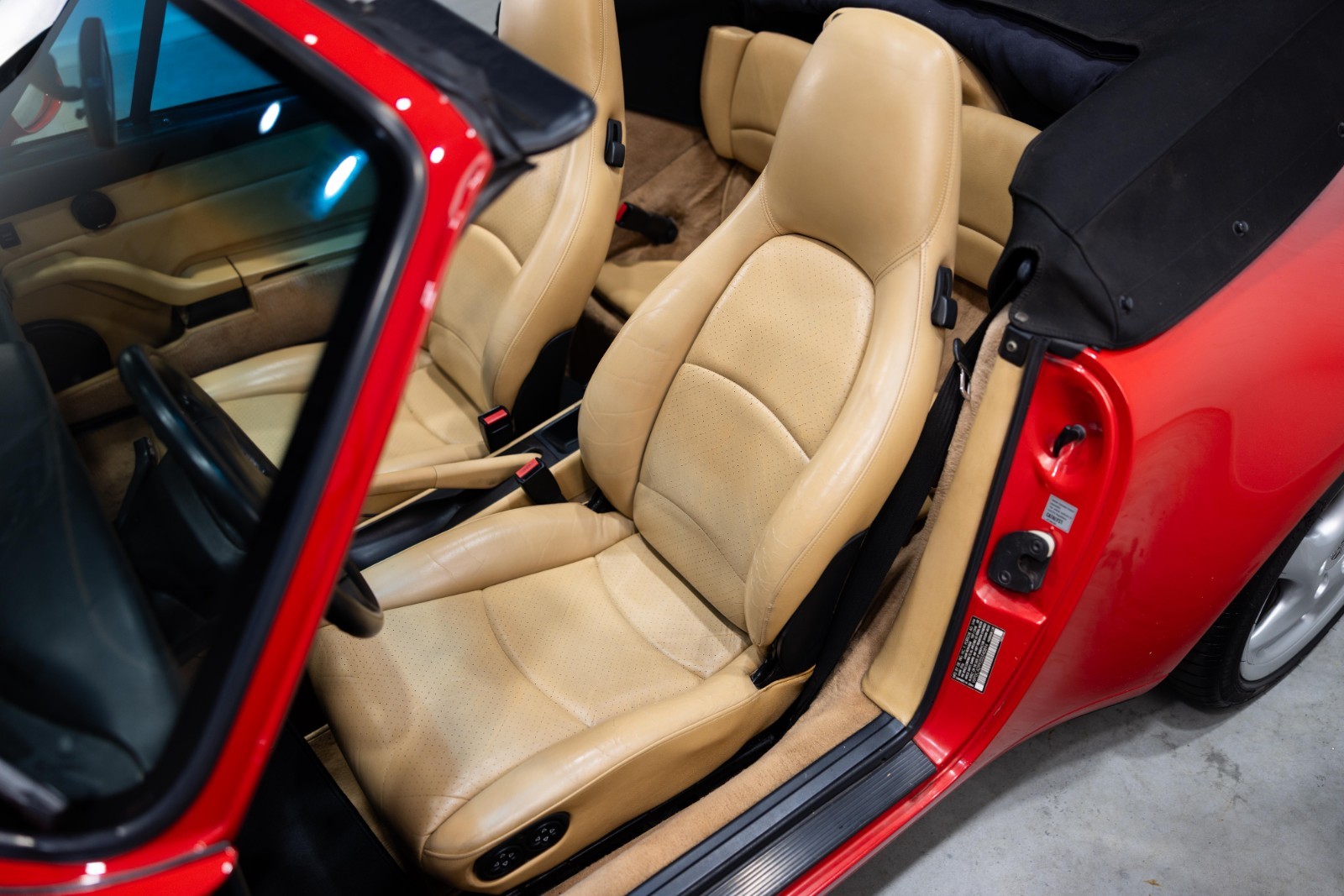 Porsche-911-Carrera-993-1995-Convertible-10