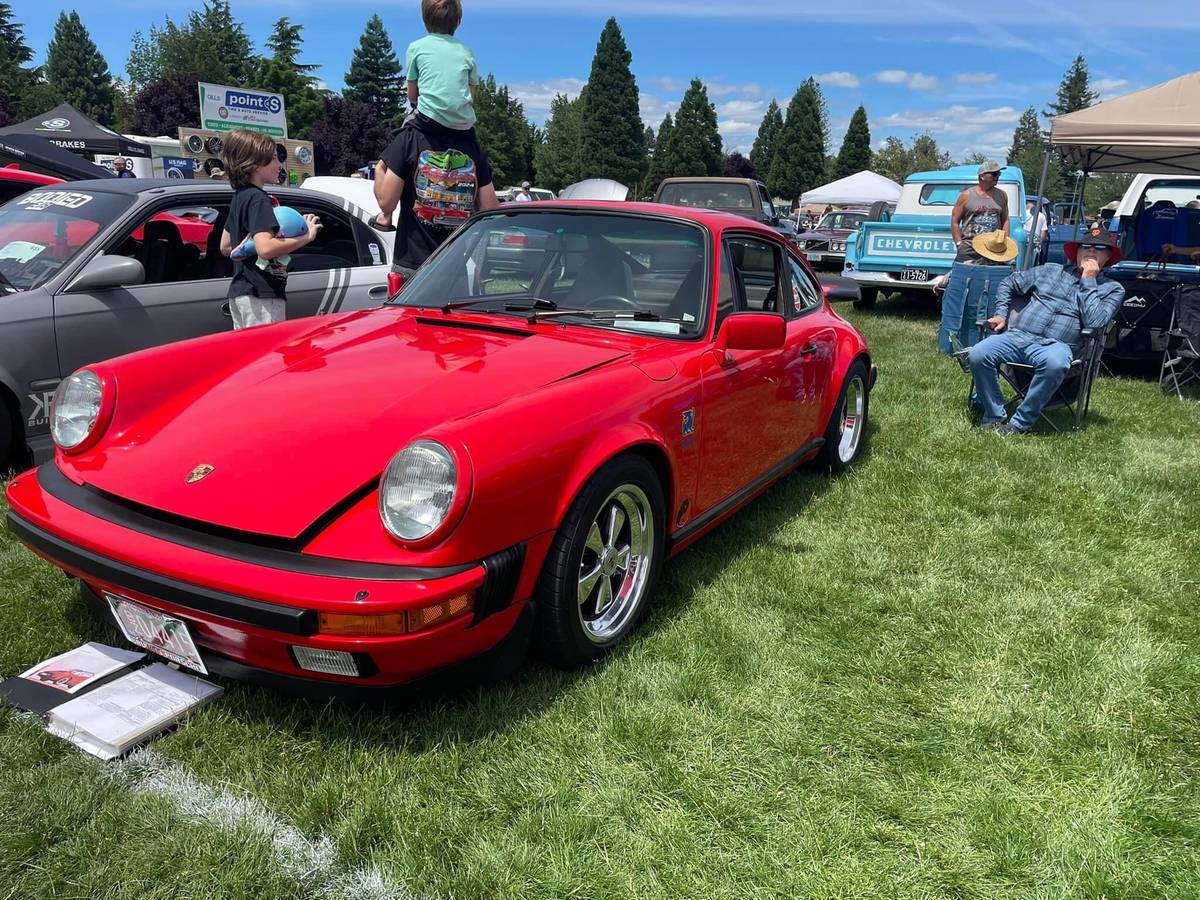Porsche-911-careera-1984-20