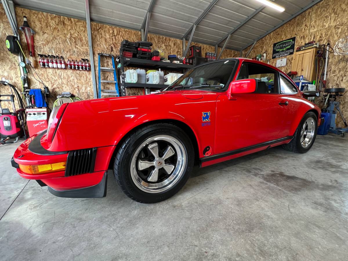 Porsche-911-careera-1984-4