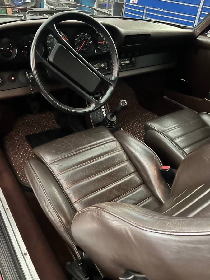 Porsche-911-careera-1984-7