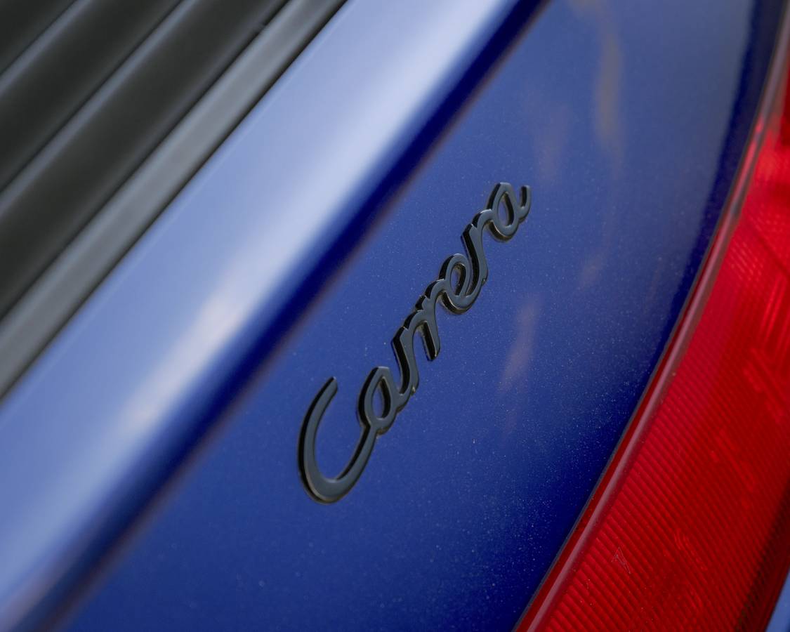 Porsche-911-carrera-4s-coupe-993-1995-blue-11