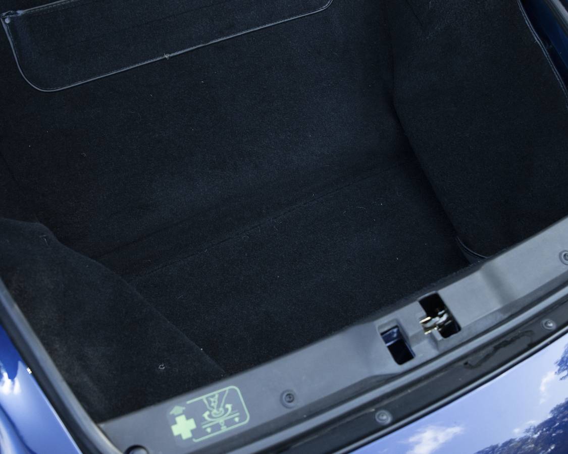 Porsche-911-carrera-4s-coupe-993-1995-blue-23