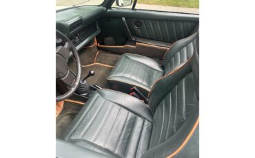 Porsche-911-carrera-cabriolet-1983-Chiffon-White-Dark-green-2