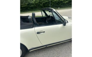 Porsche-911-carrera-cabriolet-1983-Chiffon-White-Dark-green-8