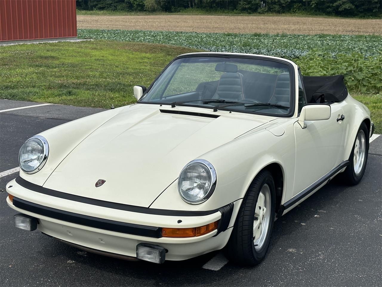 Porsche-911-carrera-cabriolet-1983-Chiffon-White-Dark-green