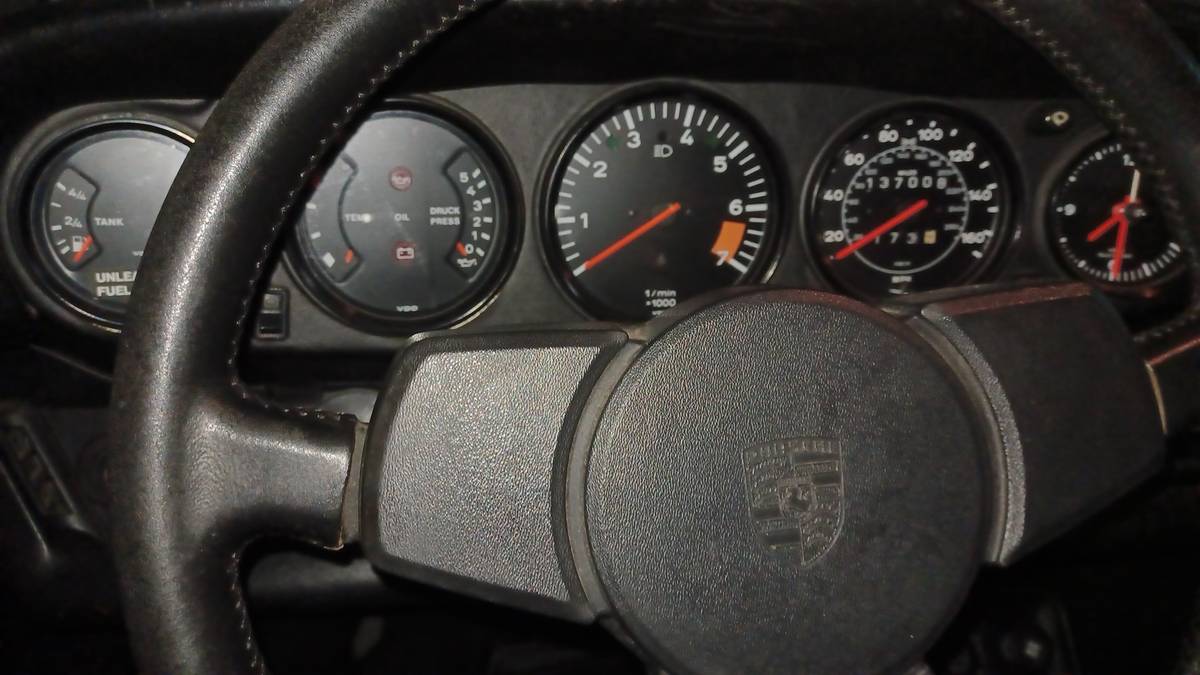 Porsche-911-carrera-cabriolet-1984-silver-5