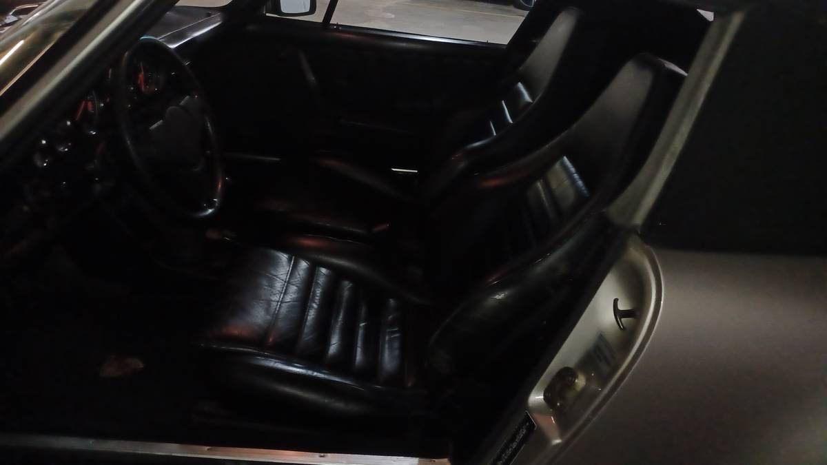 Porsche-911-carrera-cabriolet-1984-silver-6