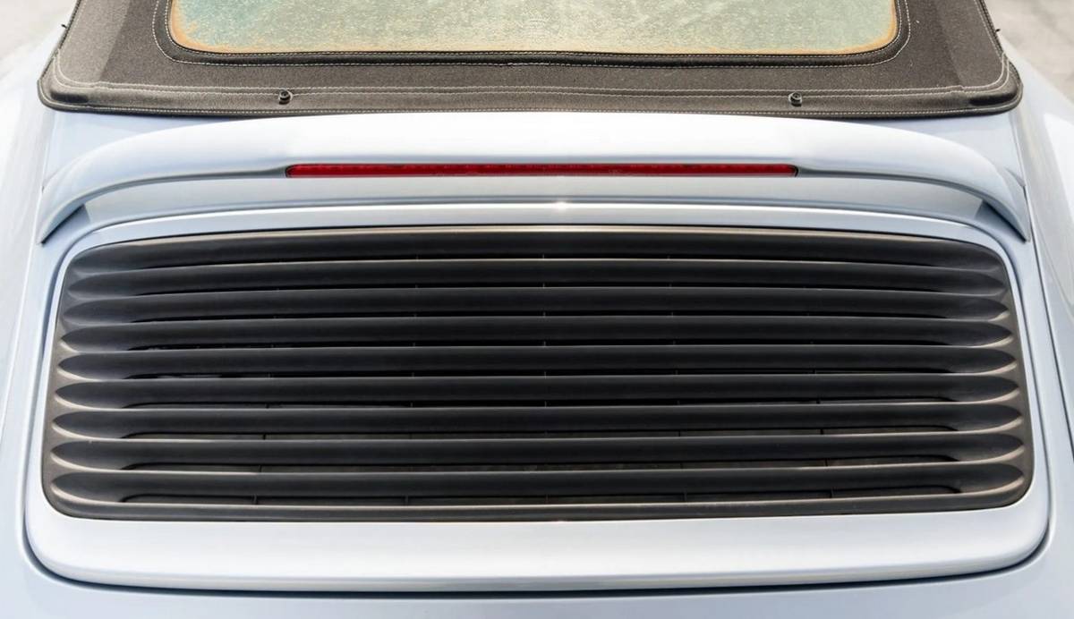 Porsche-911-carrera-cabriolet-1995-silver