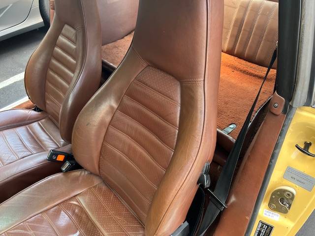 Porsche-911-s-targa-1976-custom-7