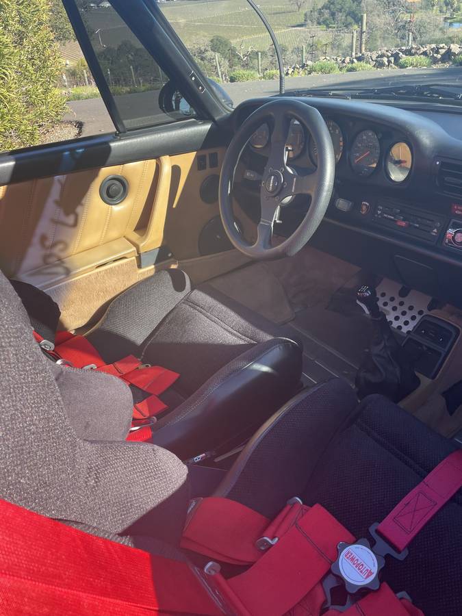 Porsche-911-slantnose-cab-1976-5