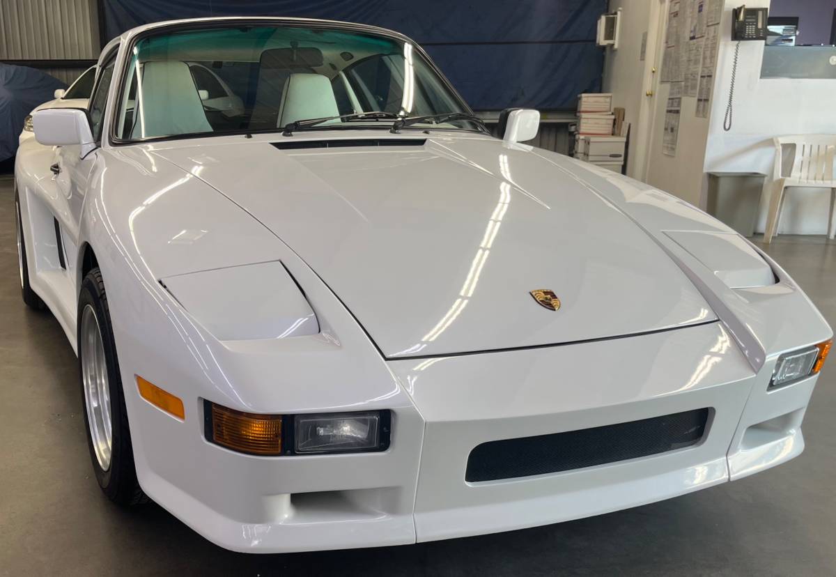 Porsche-911-turbo-1985-white-1
