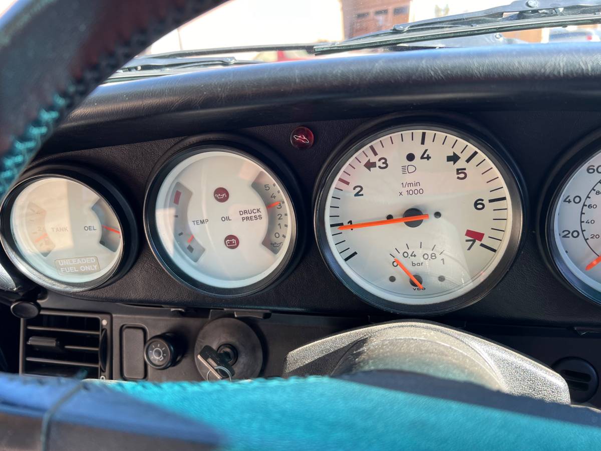 Porsche-911-turbo-1987-black-5