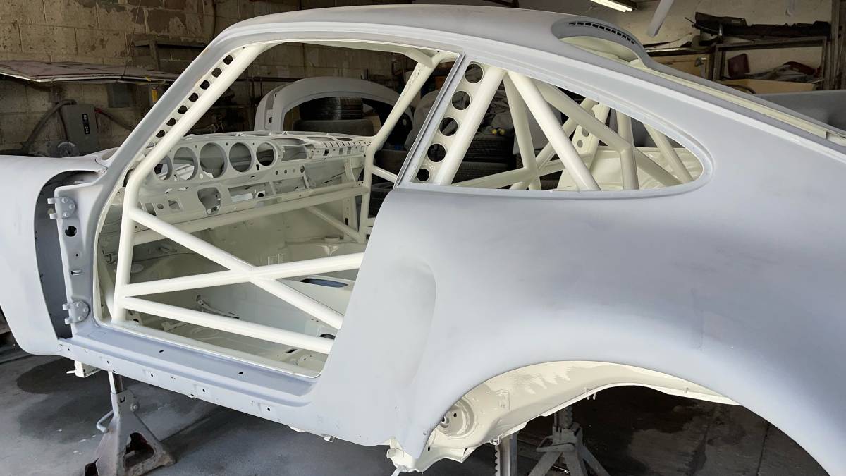 Porsche-911-turbo-1991-white-11