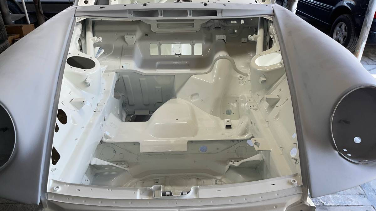 Porsche-911-turbo-1991-white-16