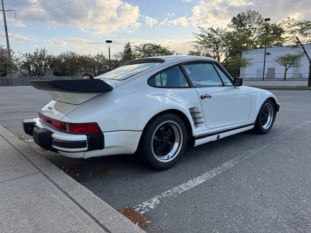 Porsche-911turbo-coupe-slant-nose-m505-1987-white-4