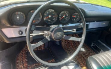 Porsche-912-coupe-1968-yellow-14