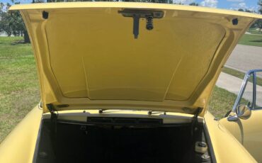 Porsche-912-coupe-1968-yellow-18