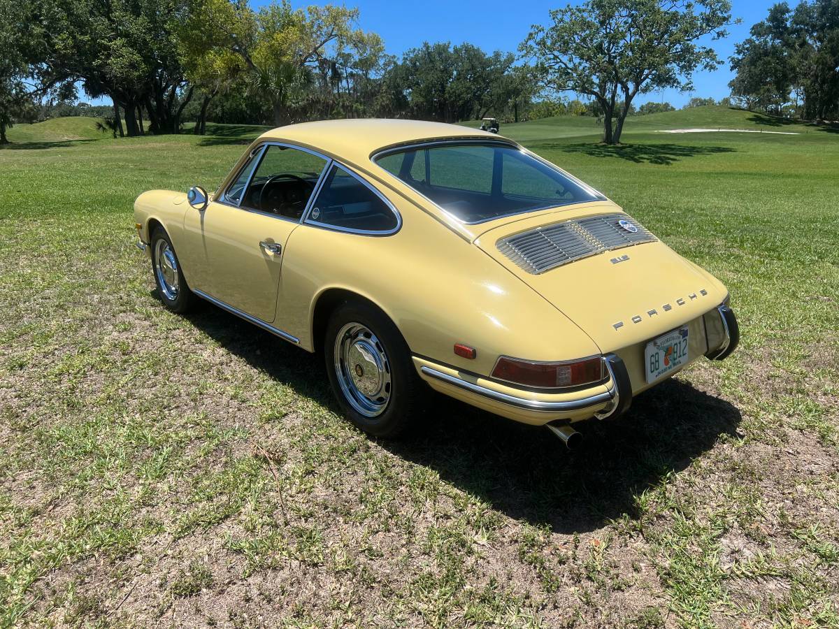Porsche-912-coupe-1968-yellow-6