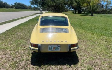 Porsche-912-coupe-1968-yellow-7