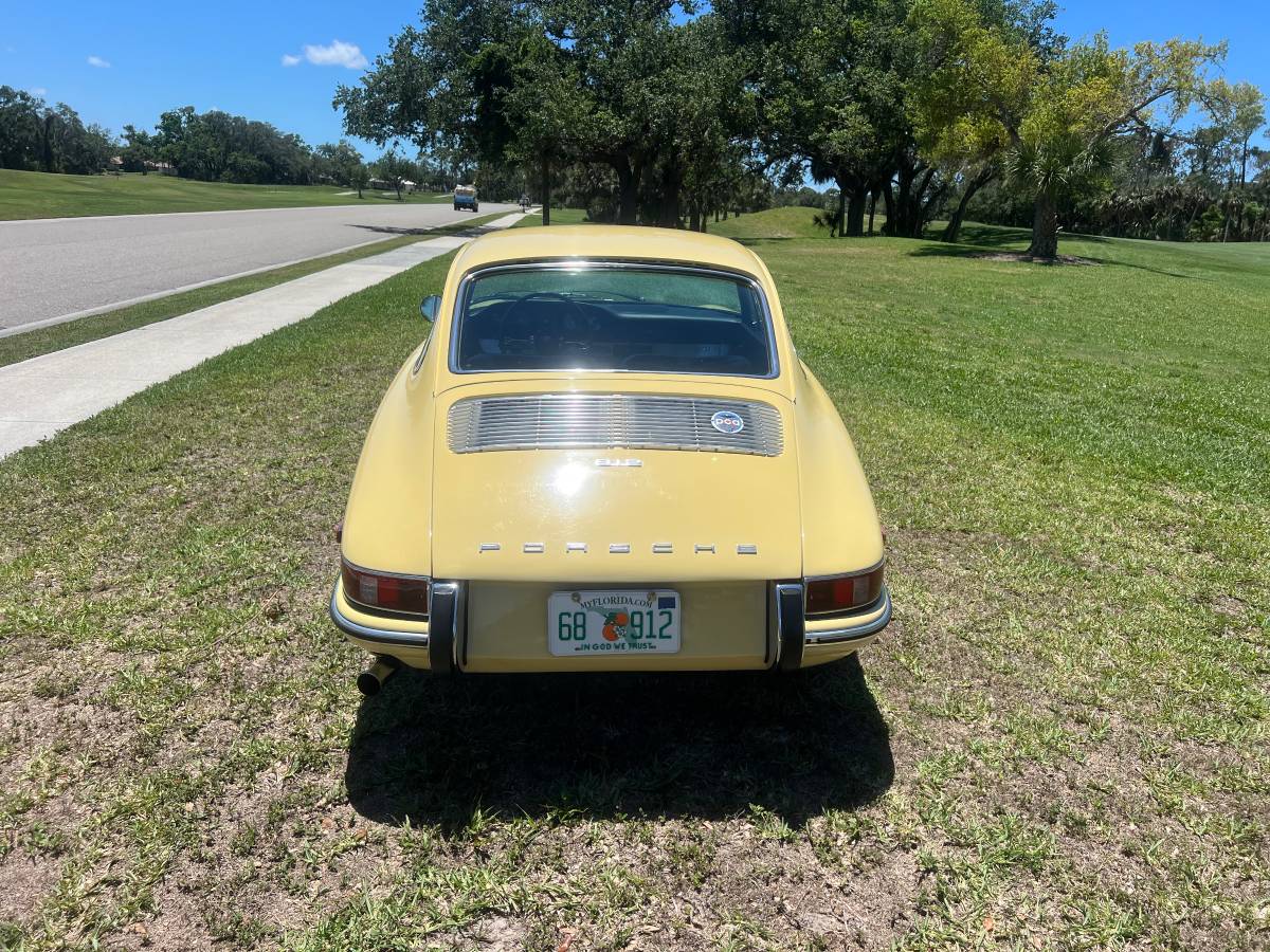 Porsche-912-coupe-1968-yellow-7
