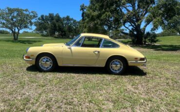 Porsche-912-coupe-1968-yellow-9