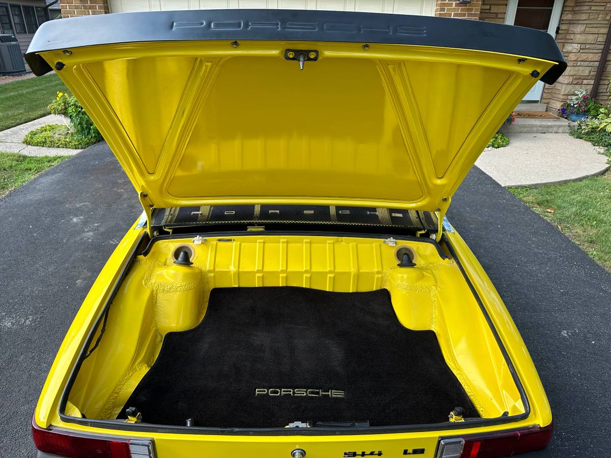 Porsche-914-1974-yellow-12