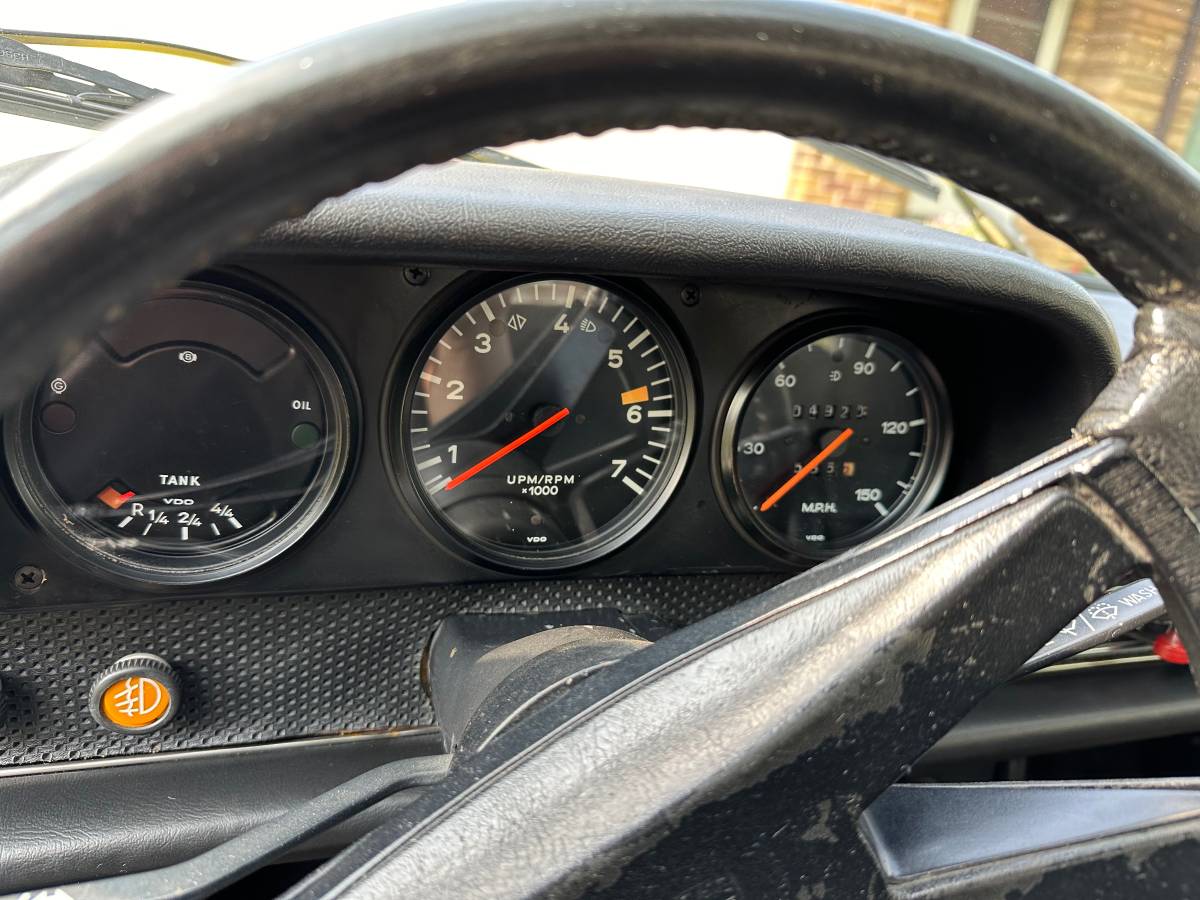 Porsche-914-1974-yellow-18