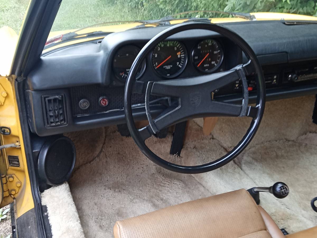 Porsche-914-1975-yellow-1