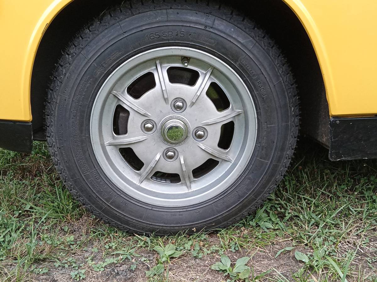 Porsche-914-1975-yellow-8