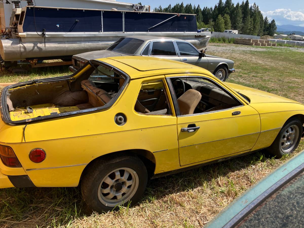 Porsche-924-1976-3