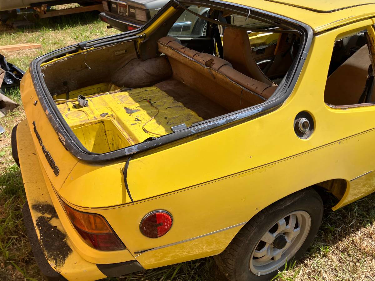 Porsche-924-1976-4