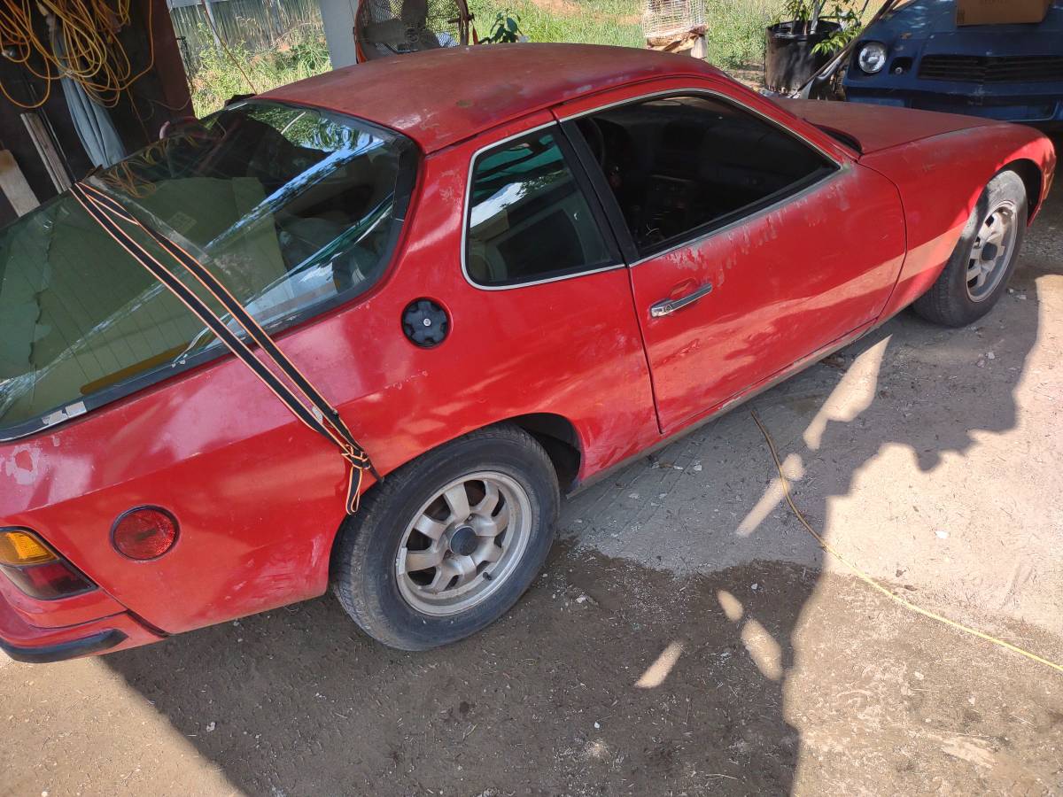Porsche-924-1977